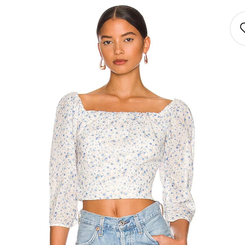 NEW ASTR the Label Top in Blue White Ditsy size S 💙🤍